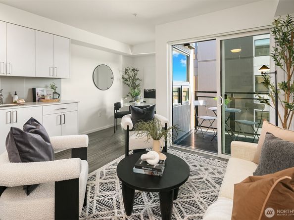 4609 Union Bay Place NE 551, Seattle WA 98105