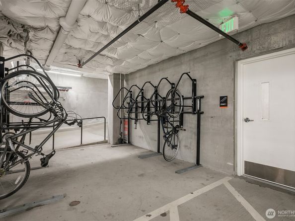 4609 Union Bay Place NE 551, Seattle WA 98105