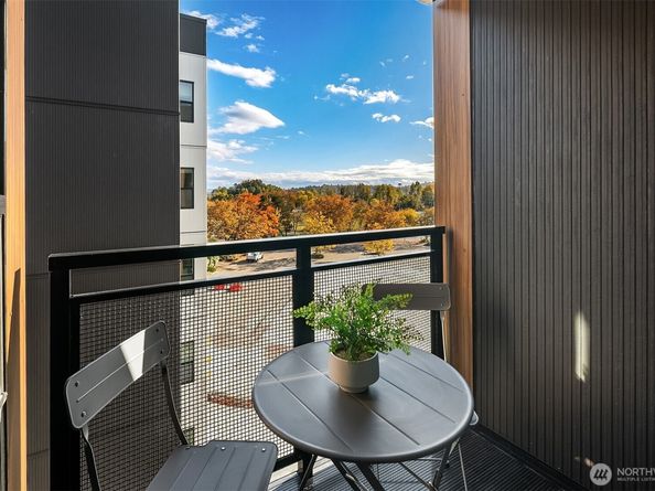 4609 Union Bay Place NE 551, Seattle WA 98105