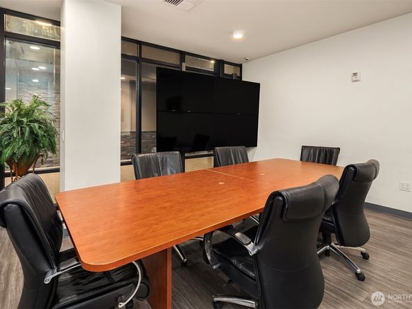 4609 Union Bay Place NE 551, Seattle WA 98105