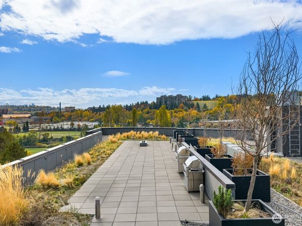 4609 Union Bay Place NE 551, Seattle WA 98105