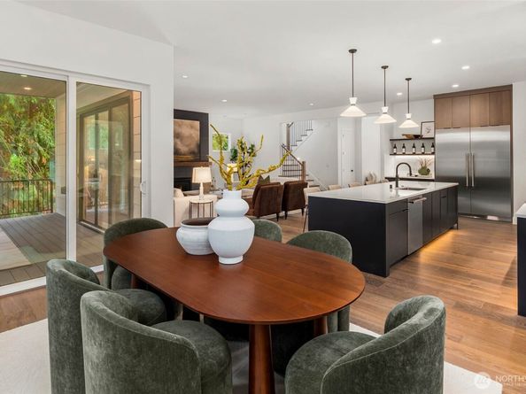 10620 NE 28th Place, Bellevue WA 98004