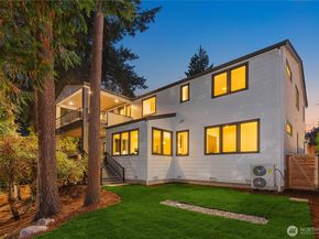 10620 NE 28th Place, Bellevue WA 98004