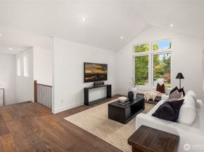 10620 NE 28th Place, Bellevue WA 98004