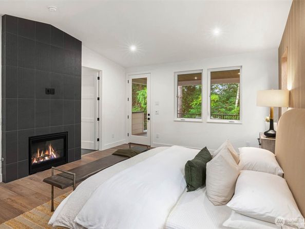 10620 NE 28th Place, Bellevue WA 98004