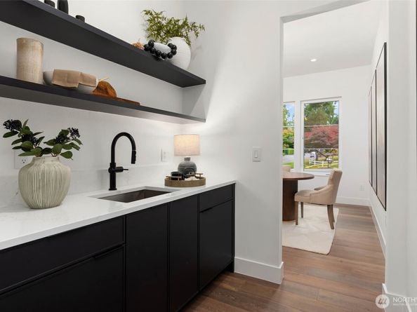 10620 NE 28th Place, Bellevue WA 98004