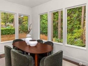 10620 NE 28th Place, Bellevue WA 98004