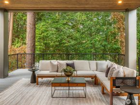 10620 NE 28th Place, Bellevue WA 98004