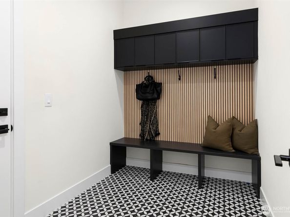 10620 NE 28th Place, Bellevue WA 98004