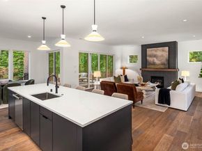 10620 NE 28th Place, Bellevue WA 98004