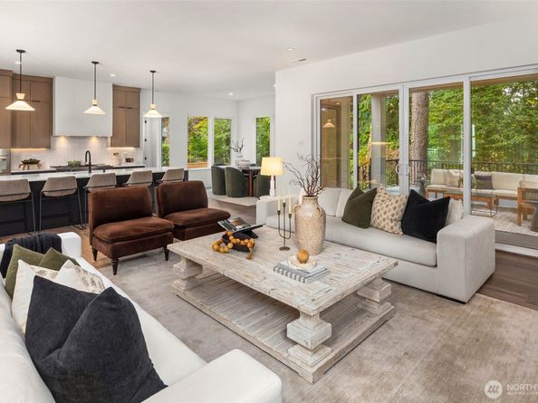 10620 NE 28th Place, Bellevue WA 98004