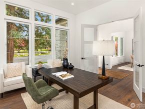 10620 NE 28th Place, Bellevue WA 98004