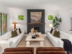 10620 NE 28th Place, Bellevue WA 98004