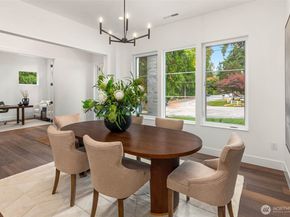 10620 NE 28th Place, Bellevue WA 98004