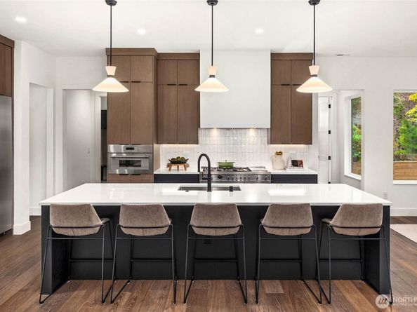 10620 NE 28th Place, Bellevue WA 98004