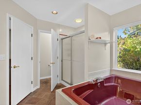 1902 Clover Place, Mukilteo WA 98275