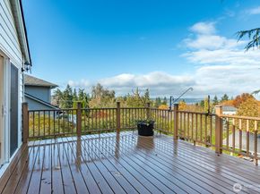 1902 Clover Place, Mukilteo WA 98275