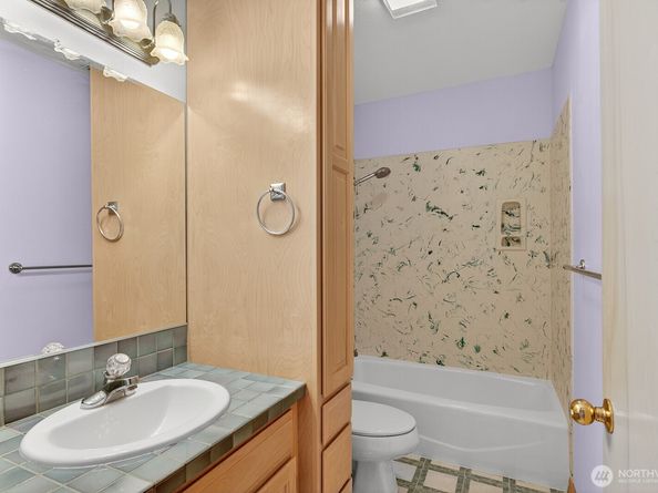 1902 Clover Place, Mukilteo WA 98275