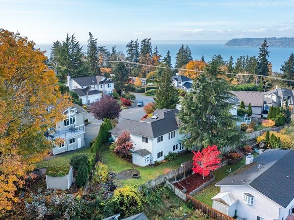 1902 Clover Place, Mukilteo WA 98275