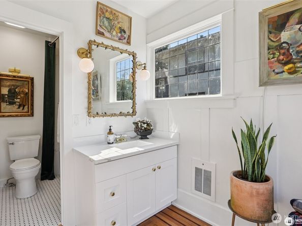 2233 2nd Avenue W, Seattle WA 98119