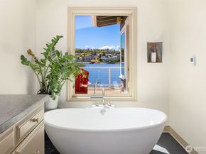 2241 Fairview Avenue E C, Seattle WA 98102