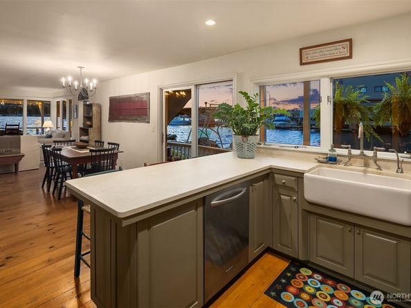 2241 Fairview Avenue E C, Seattle WA 98102