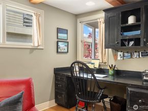 2241 Fairview Avenue E C, Seattle WA 98102
