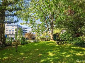 2241 Fairview Avenue E C, Seattle WA 98102