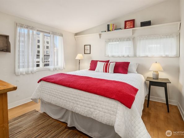 2241 Fairview Avenue E C, Seattle WA 98102