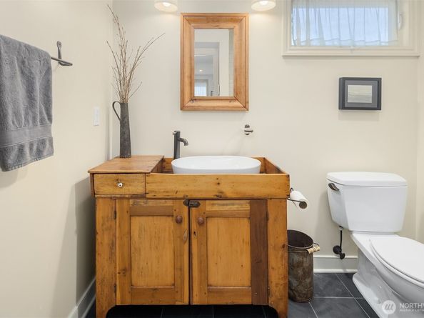 2241 Fairview Avenue E C, Seattle WA 98102
