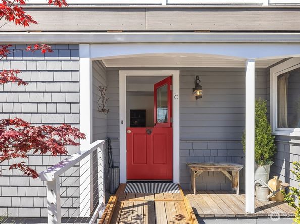 2241 Fairview Avenue E C, Seattle WA 98102