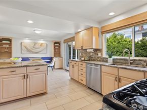 6210 105th Avenue NE, Kirkland WA 98033