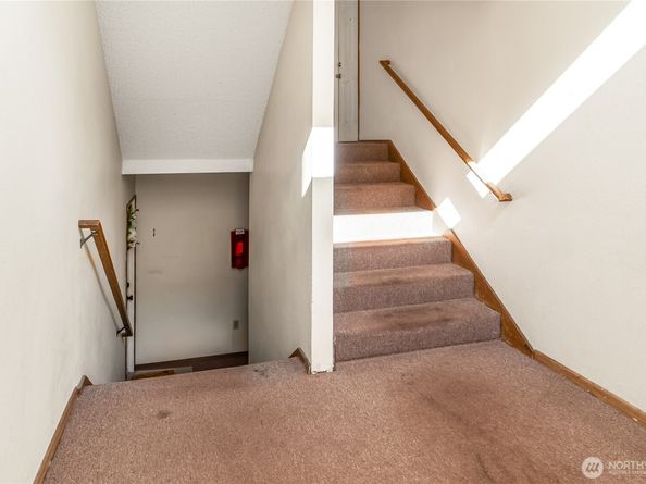 17514 SE 151th Avenue 12, Renton WA 98058