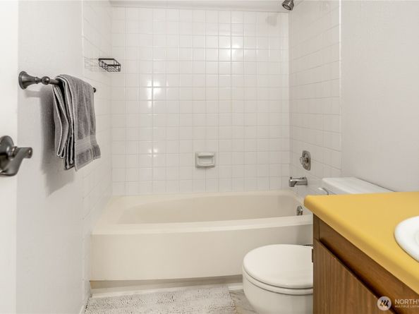 17514 SE 151th Avenue 12, Renton WA 98058