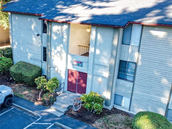 17514 SE 151th Avenue 12, Renton WA 98058
