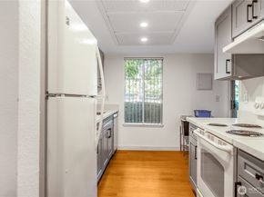 17514 SE 151th Avenue 12, Renton WA 98058