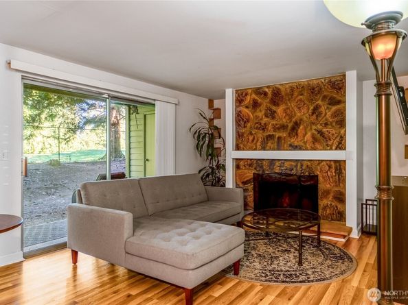 17514 SE 151th Avenue 12, Renton WA 98058