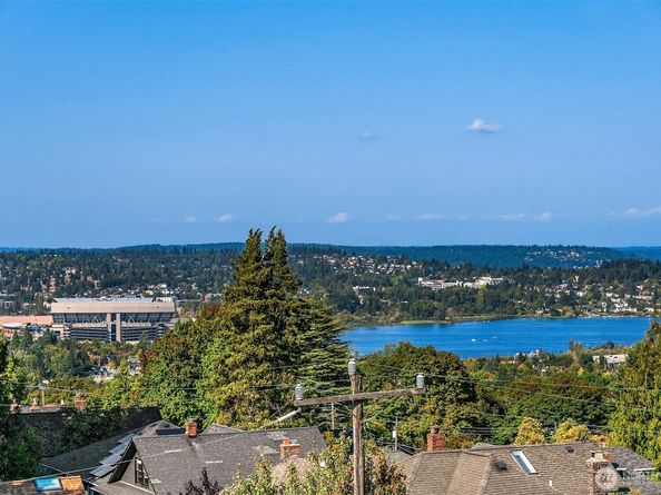 1244 15th Avenue E 9, Seattle WA 98112