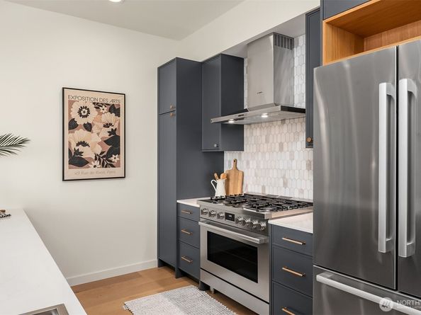 1244 15th Avenue E 9, Seattle WA 98112