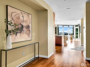 500 106 Avenue NE 2211, Bellevue WA 98004