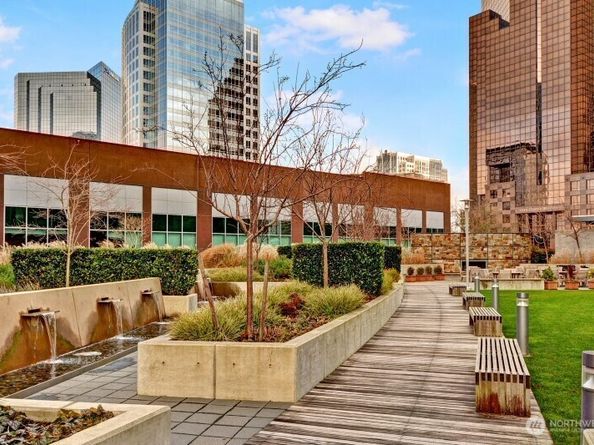 500 106 Avenue NE 2211, Bellevue WA 98004