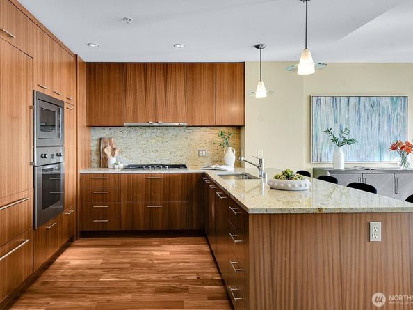 500 106 Avenue NE 2211, Bellevue WA 98004