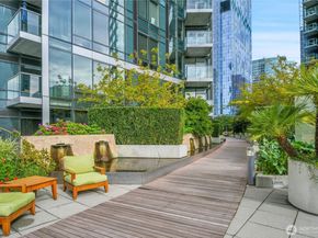 500 106 Avenue NE 2211, Bellevue WA 98004