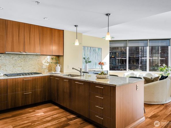 500 106 Avenue NE 2211, Bellevue WA 98004