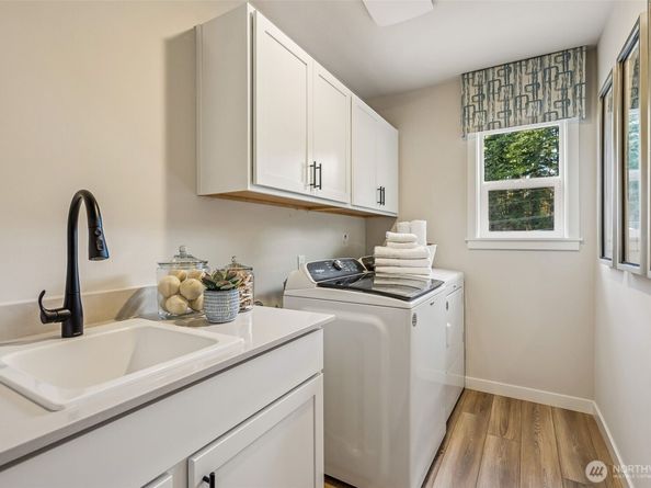 2046 NE Norseman Way, Poulsbo WA 98370