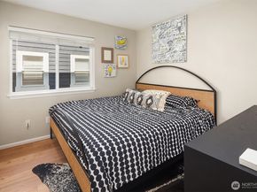 2116 California Avenue SW 201, Seattle WA 98116