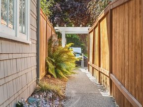2116 California Avenue SW 201, Seattle WA 98116