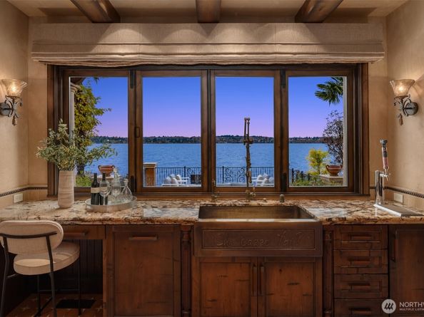 3639 W Mercer Way, Mercer Island WA 98040