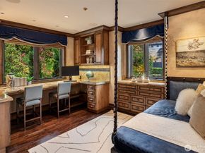 3639 W Mercer Way, Mercer Island WA 98040