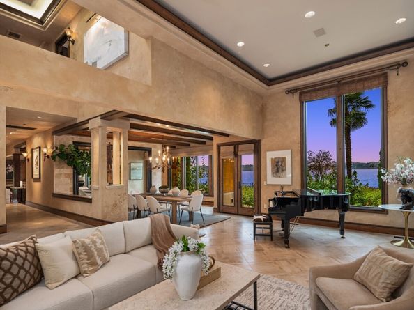 3639 W Mercer Way, Mercer Island WA 98040